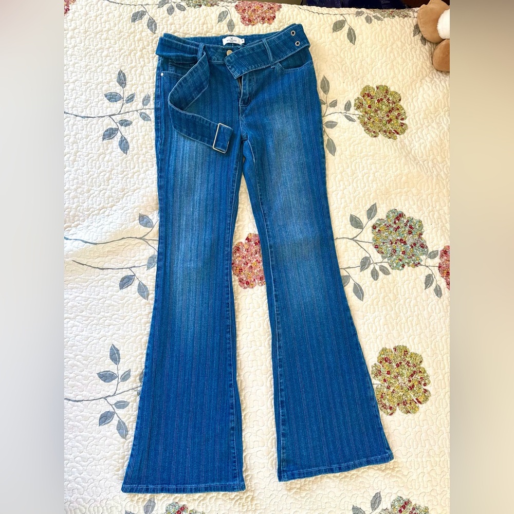 Windsor Women's High-Rise Flared Jeans with Belt